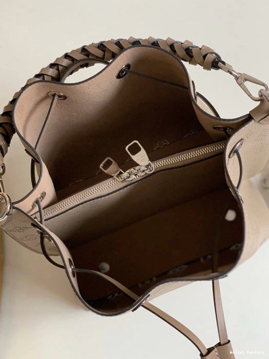 Affordable LOUIS VUITTON MURIA 0718